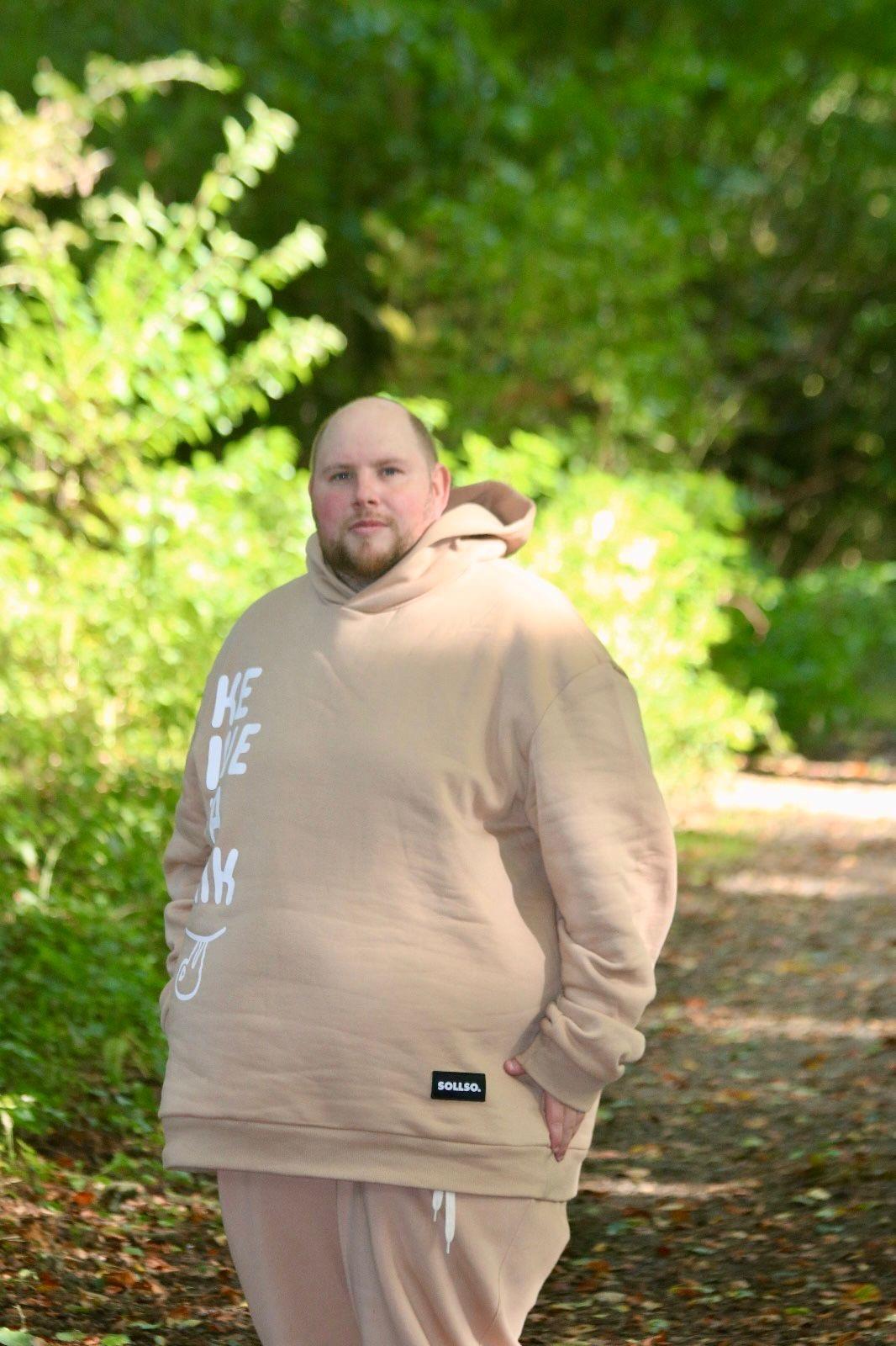 SOLLSO. Hoodie „No Panic Sloth“, Farbe Desert Beige, Größe 5XL